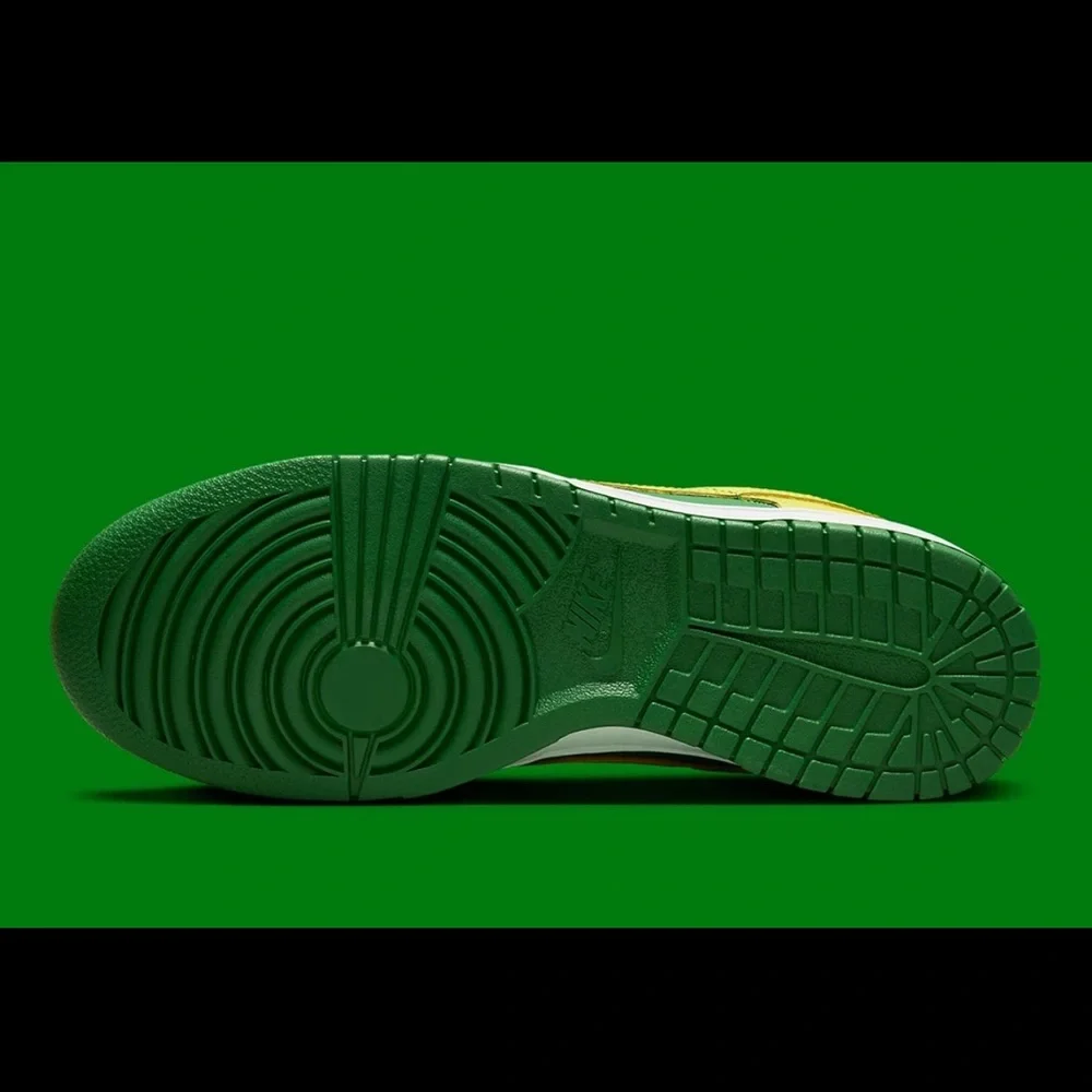 Nike Dunk Low Retro BTTYS “Oregon” sneakers, New in Box, M12 - Picture 8 of 8